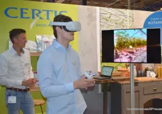 At the Certis stand, Peter Jan Verdoold and Jesse Borghardt, among others, were pulling people in with their virtual reality game. The game was to promote their product Botanigard, an agent against white fly in tomatoes.                         